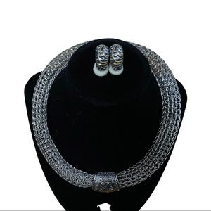 Women’s necklace & earrings set